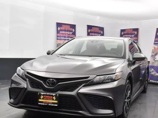 Used 2023 Toyota Camry SE image 1