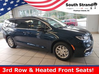 New 2025 Chrysler Pacifica Select image 1