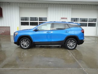 Used 2024 GMC Terrain SLT image 1