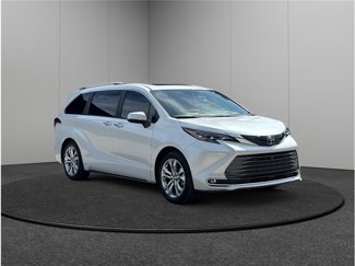 Used 2024 Toyota Sienna Platinum image 1
