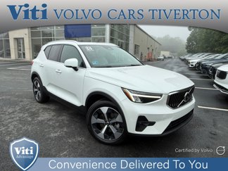 Certified 2023 Volvo XC40 B5 Plus w/ Climate Package image 1