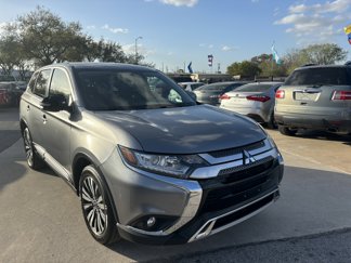 Used 2019 Mitsubishi Outlander SE image 1