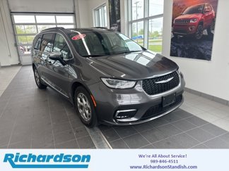 Used 2023 Chrysler Pacifica Limited image 1