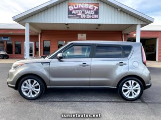 Used 2016 Kia Soul + image 1