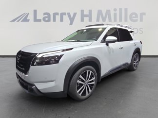 New 2025 Nissan Pathfinder Platinum image 1