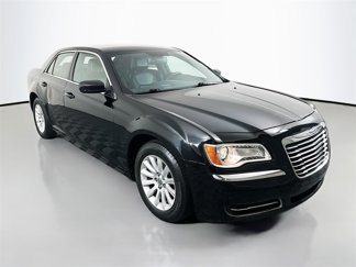 Used 2013 Chrysler 300 image 1
