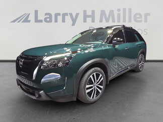 New 2025 Nissan Pathfinder Platinum image 1