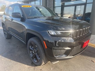 New 2025 Jeep Grand Cherokee Altitude image 1