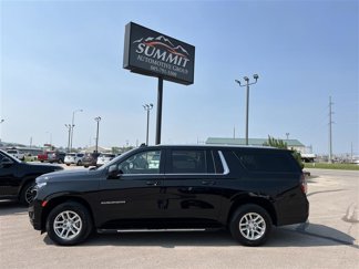 Used 2023 Chevrolet Suburban LT image 1