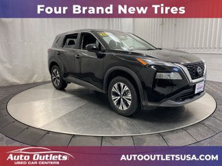 Used 2023 Nissan Rogue SV image 1