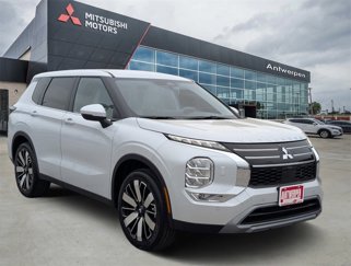New 2025 Mitsubishi Outlander SE image 1