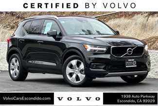 Certified 2022 Volvo XC40 T5 Momentum image 1