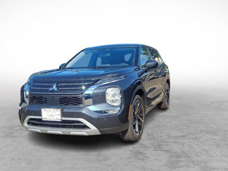 New 2025 Mitsubishi Outlander SE image 1
