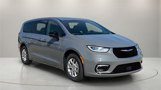 New 2025 Chrysler Pacifica Select image 1