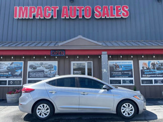 Used 2017 Hyundai Elantra SE image 1