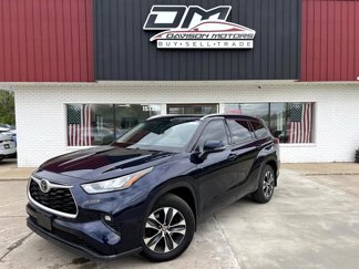 Used 2020 Toyota Highlander XLE image 1