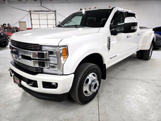 Used 2019 Ford F350 Lariat image 1