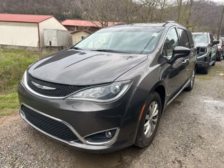 Used 2017 Chrysler Pacifica Touring-L image 1