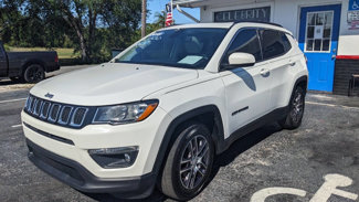 Used 2019 Jeep Compass Latitude image 1