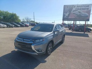 Used 2018 Mitsubishi Outlander SE image 1