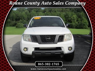 Used 2012 Nissan Frontier SV image 1