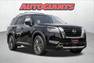 New 2025 Nissan Pathfinder SL w/ SL Premium Package image 1