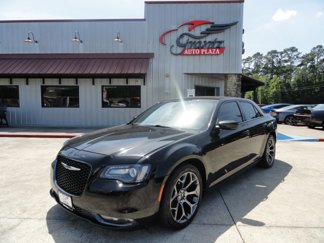 Used 2017 Chrysler 300 S image 1