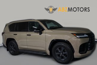 Used 2025 Lexus LX 700h Overtrail image 1