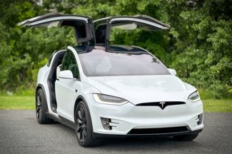 Used 2018 Tesla Model X 75D image 1