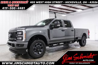 New 2025 Ford F250 4x4 Crew Cab Super Duty image 1