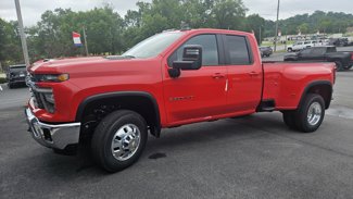 New 2025 Chevrolet Silverado 3500 LT image 1