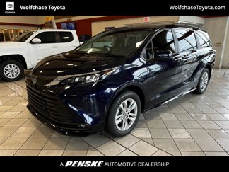 New 2025 Toyota Sienna XLE image 1
