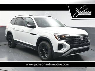 New 2025 Volkswagen Atlas Peak Edition SE image 1
