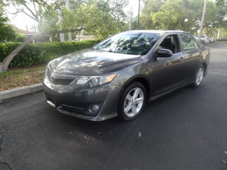 Used 2014 Toyota Camry SE image 1