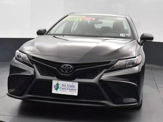 Used 2023 Toyota Camry SE image 1