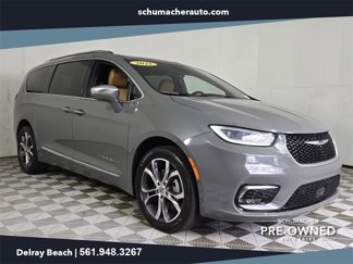 Used 2021 Chrysler Pacifica Pinnacle image 1