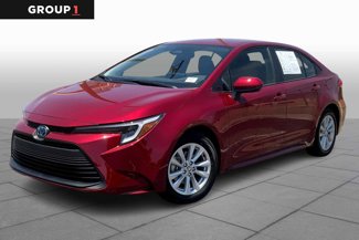 Certified 2025 Toyota Corolla LE image 1