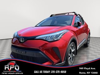 Used 2022 Toyota C-HR XLE image 1
