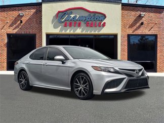 Used 2021 Toyota Camry SE image 1