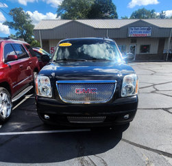 Used 2014 GMC Yukon XL Denali image 1