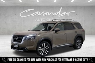 New 2025 Nissan Pathfinder Platinum image 1