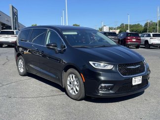 Used 2023 Chrysler Pacifica Touring-L image 1