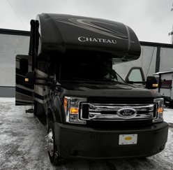 Used 2017 Ford F550 2WD Regular Cab Super Duty w/ XLT Value Package image 1