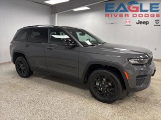 Used 2024 Jeep Grand Cherokee Altitude image 1