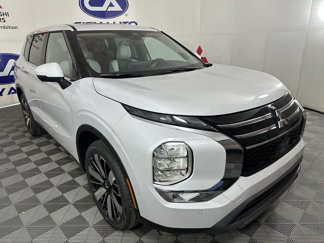 New 2025 Mitsubishi Outlander SE image 1