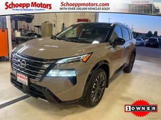 Used 2024 Nissan Rogue Platinum image 1