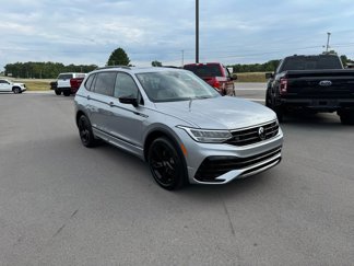 Used 2023 Volkswagen Tiguan SE R-Line image 1