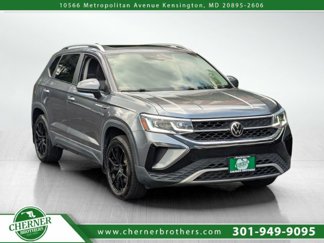 Used 2022 Volkswagen Taos SEL w/ Panoramic Sunroof Package image 1