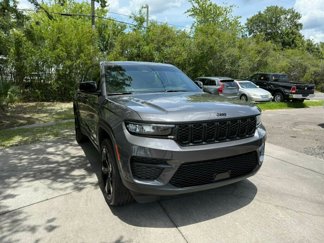 Used 2025 Jeep Grand Cherokee Altitude image 1