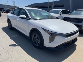 Certified 2025 Kia K4 LXS image 1